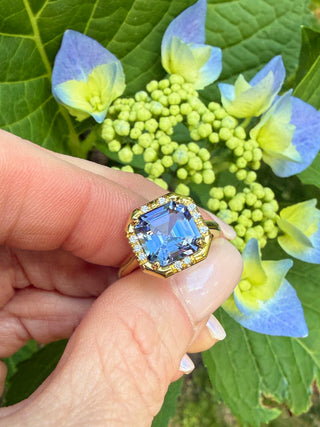 Asscher Cut Tanzanite Sprinkle Ring in 18K Yellow Gold
