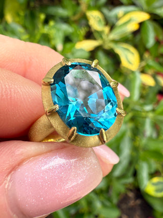 Oval London Blue Topaz Griffen Ring