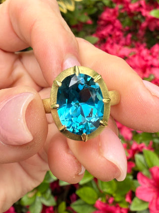 Oval London Blue Topaz Griffen Ring