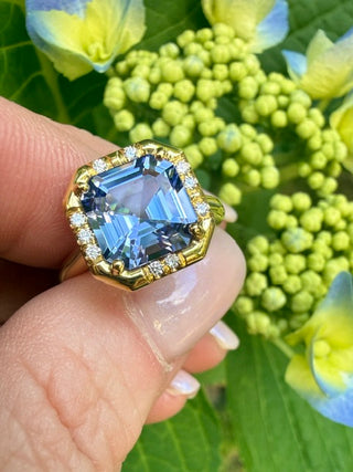 Asscher Cut Tanzanite Sprinkle Ring in 18K Yellow Gold