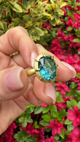 Oval London Blue Topaz Griffen Ring